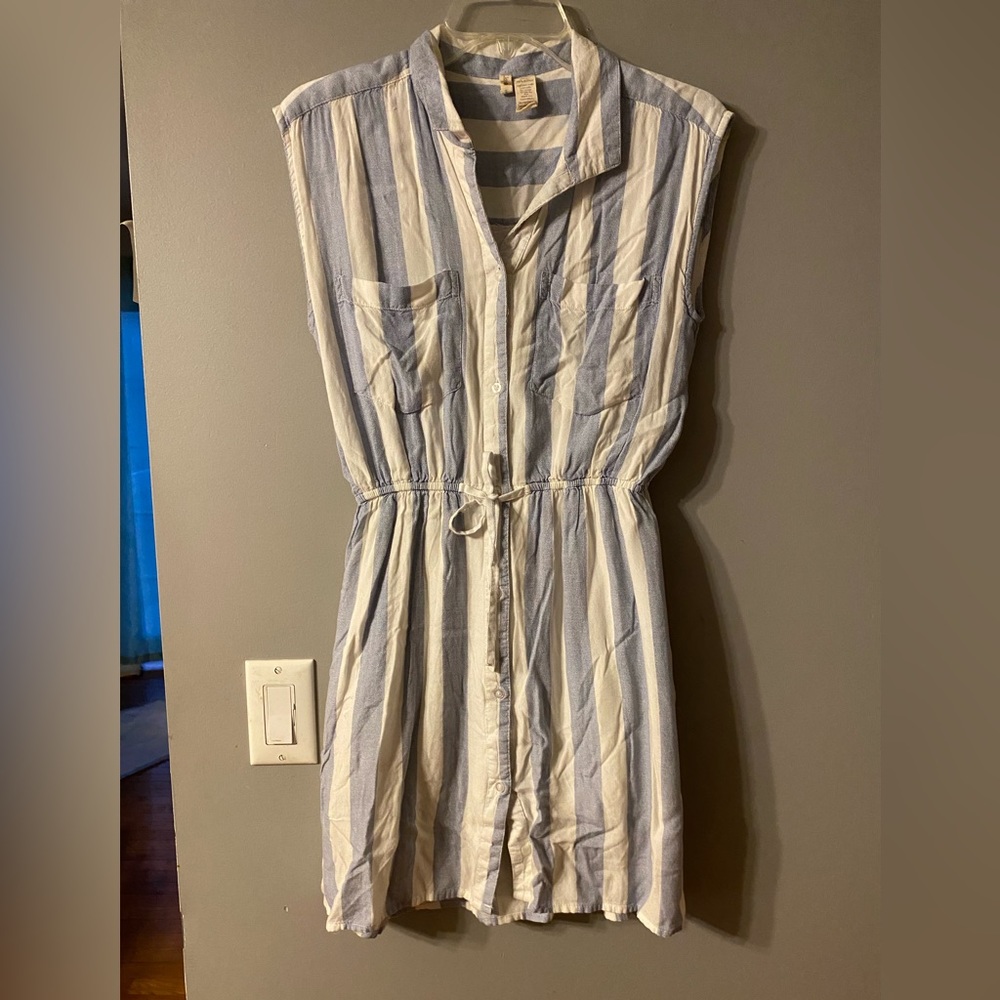 Japana 100% rayon Size S blue & white button down dress V Neck sleeveless